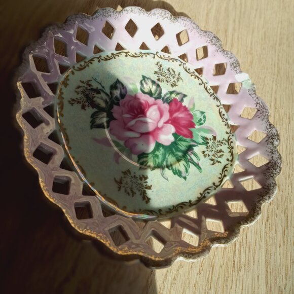 Antique bone china lattice candy/biscuit dish. England. - Picture 1 of 2